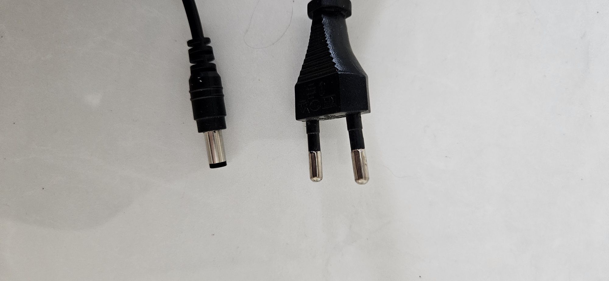 Transformator/Alimentare banda led 12V si  2 A, mufa mama