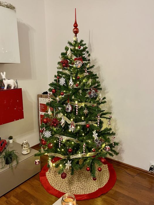 Brad artificial Tarrington House 180 cm cu accesorii