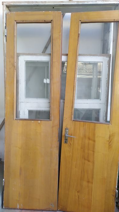 Продается двери,рамы дерево