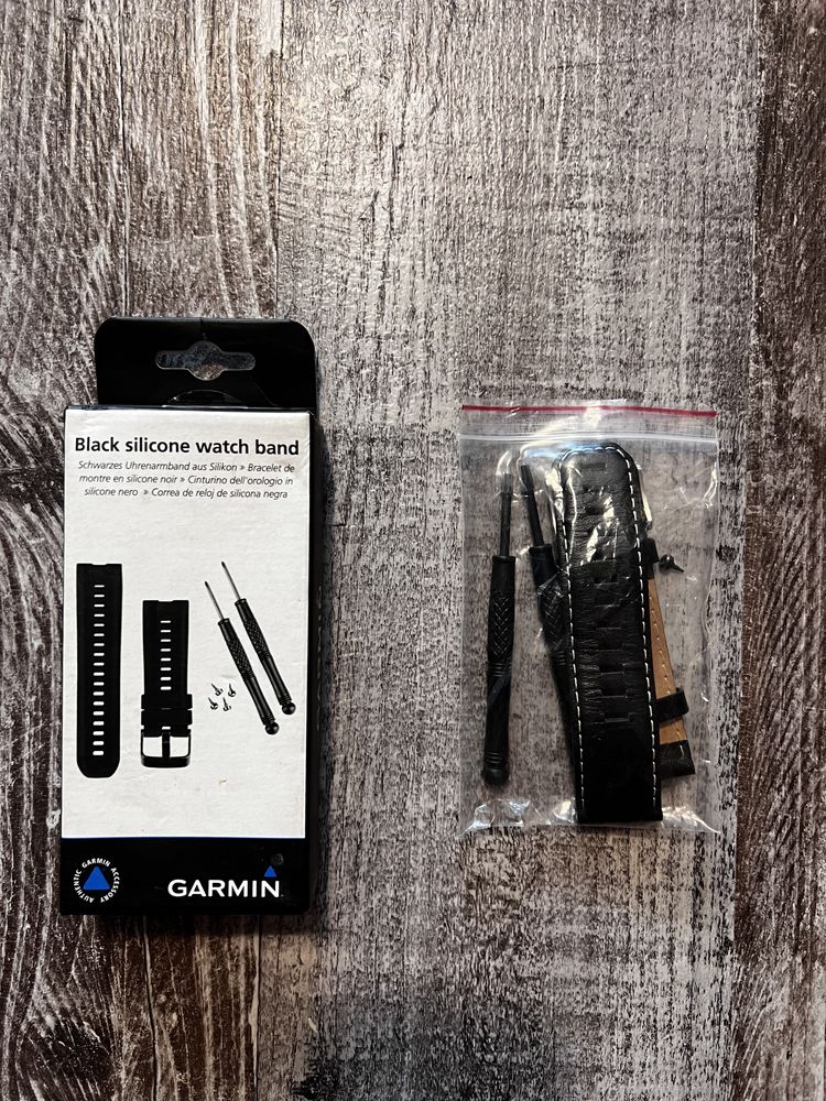 Черна кожена каишка за часовници Garmin