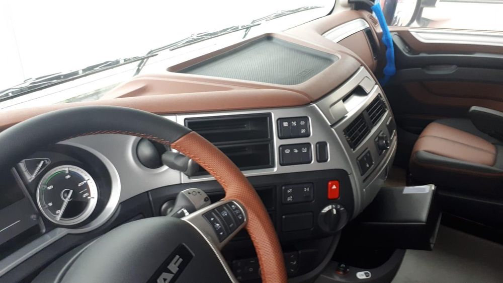 Daf xf , semiremorca Schmidt.