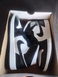 Nike Air Jordan 1 mid