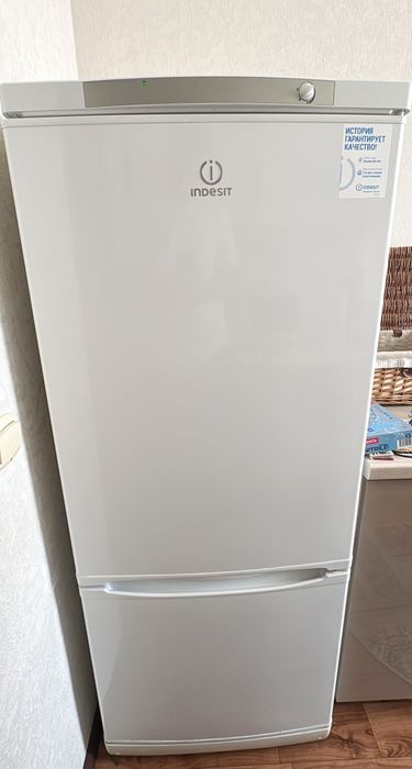 Холодильник INDESIT