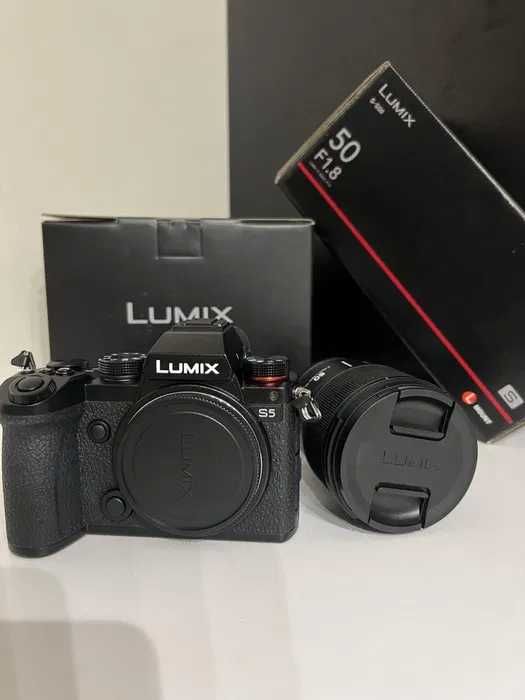 Фотоапарат Panasonic Lumix S5