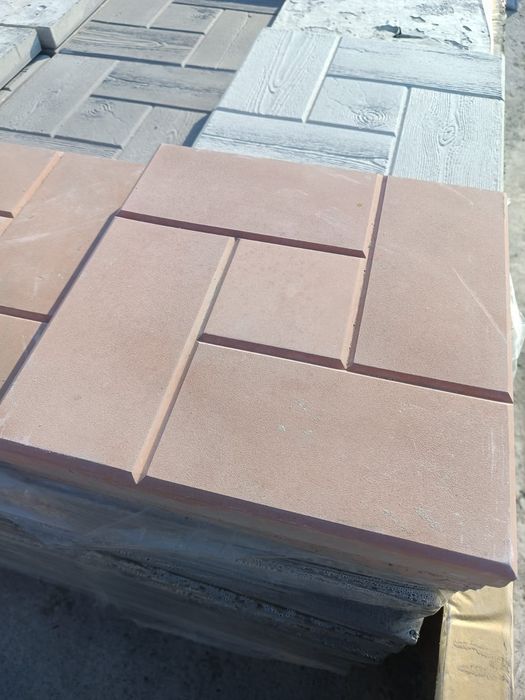 Vând pavele ,borduri rigole ,capace de gard