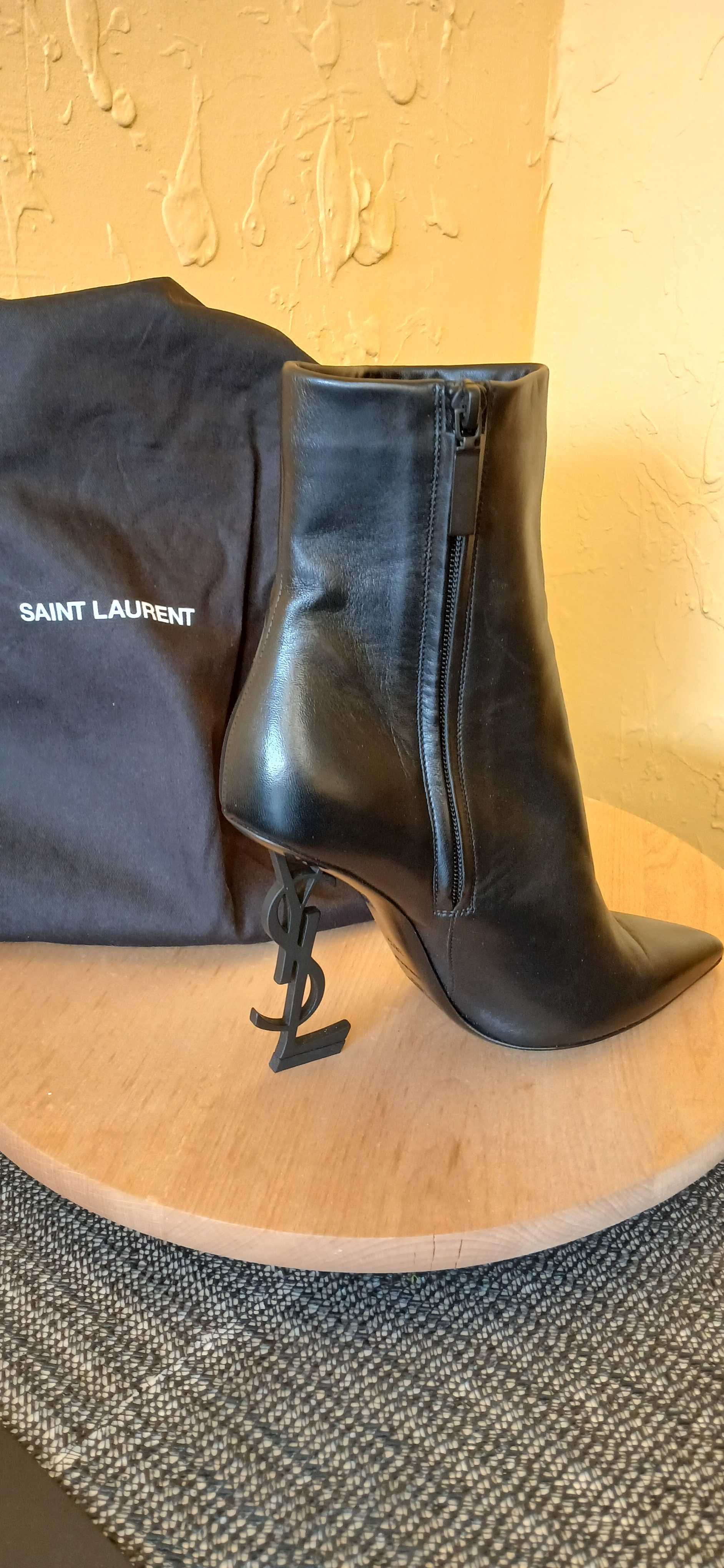 Ghete/Cizme/Botine Yves Saint Laurent (YSL)