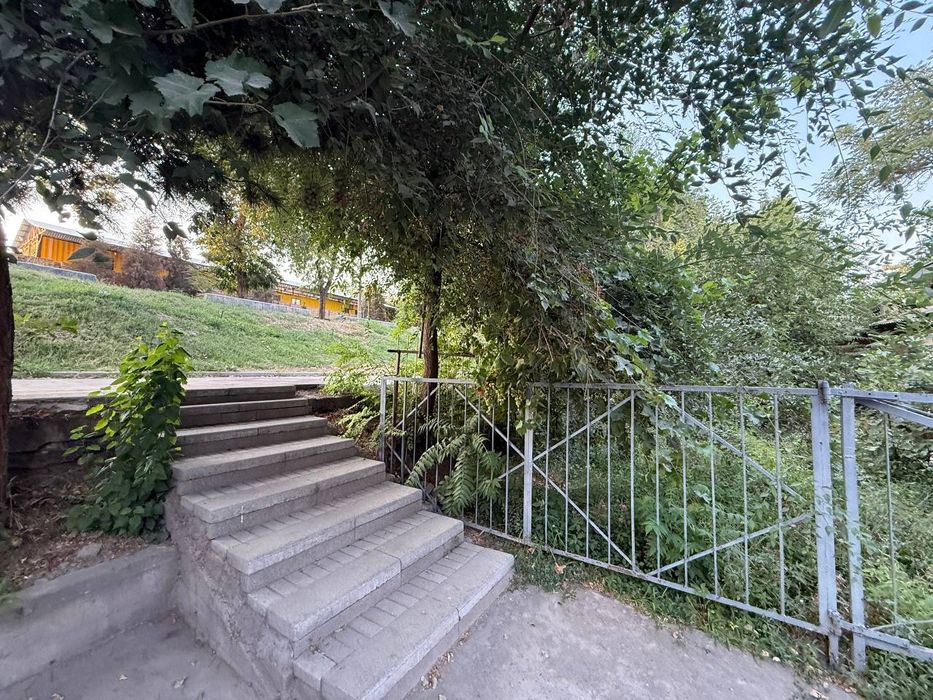 Продаётся земельный участок первая линия, Центр Луначарский