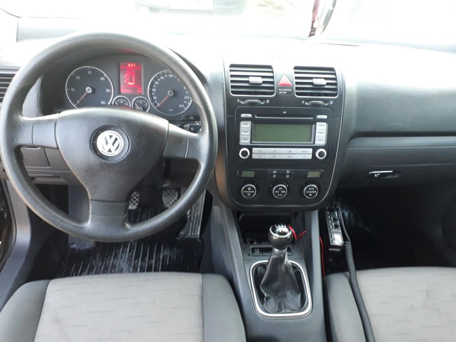 Vând golf 5 1.9 tdi