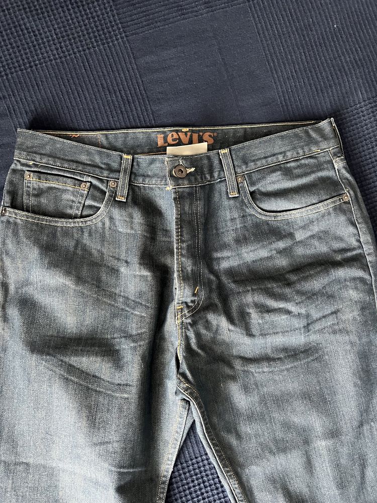 Blugi Levi’s Strauss