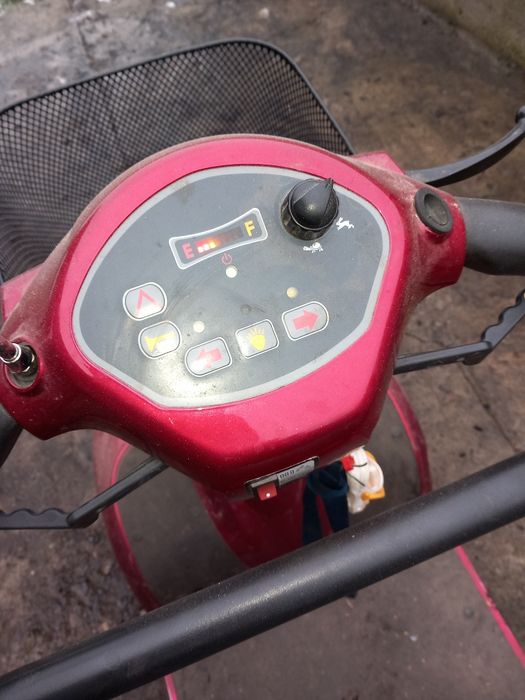 Carucior electric pentru batrani