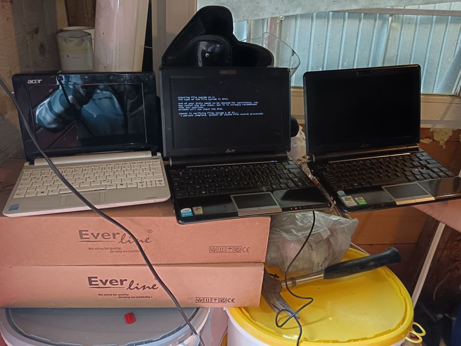 Vând notebook laptop