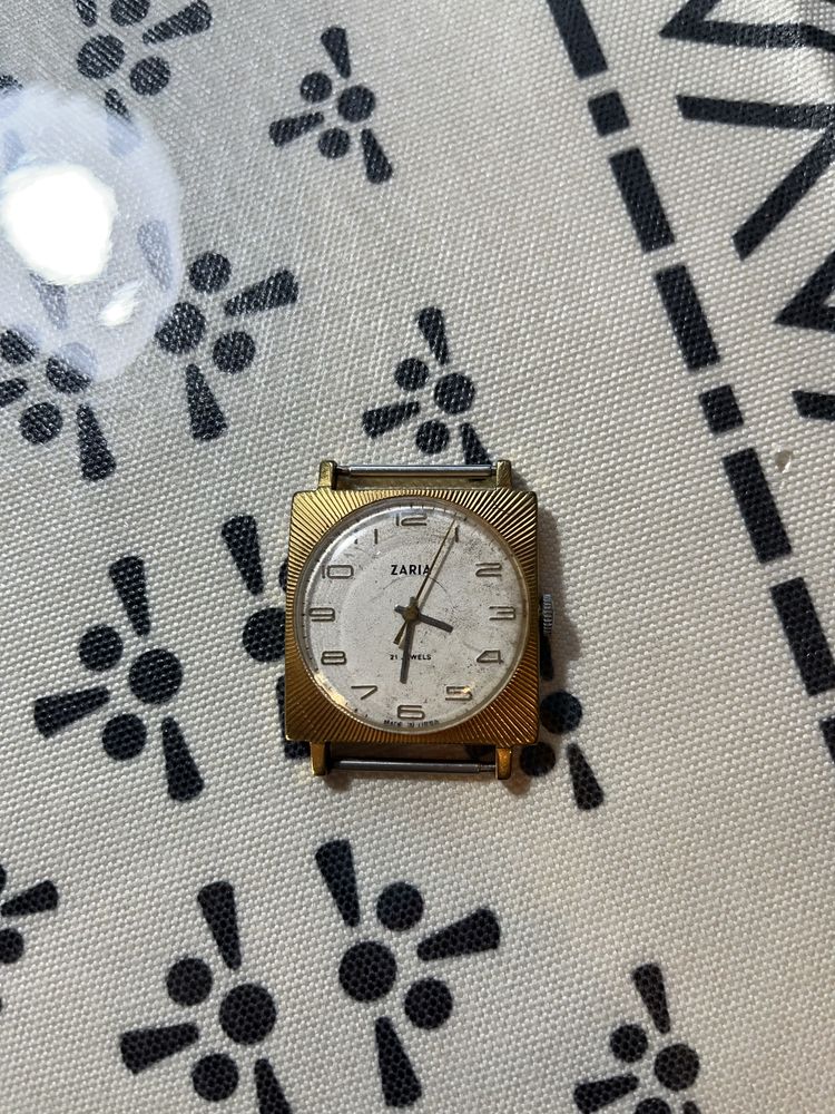 Продам часы  ZARIA
