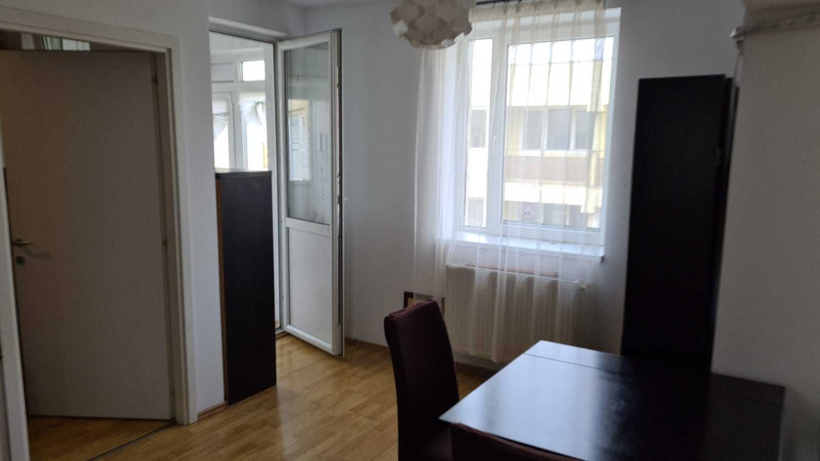 Vanzare apartament 2 camere Giulesti cu loc parcare