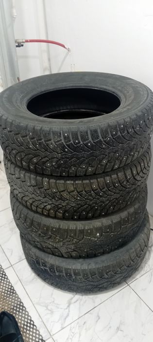 2 резины Formula Ice 215/65 R16 

2 резины centara show cutter 215/65