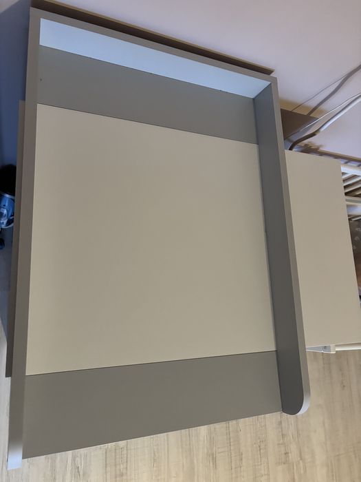 Детски скрин с маса за повиване