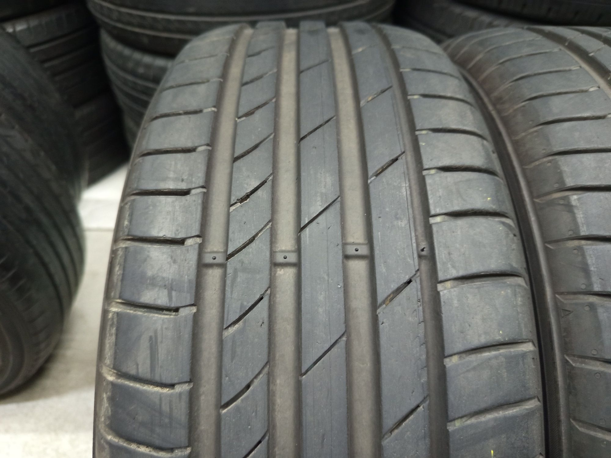 Kumho 215/55/17-4бр дот 4122