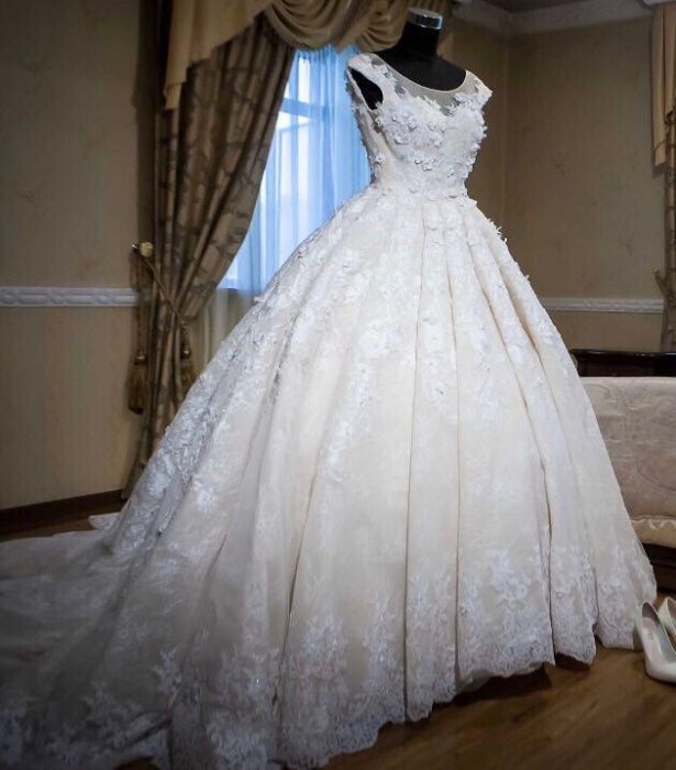 Свадебное платье