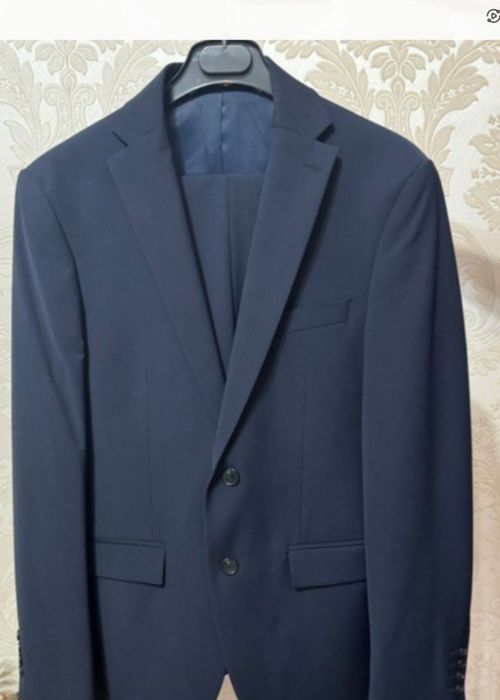 Продам мужской костюм