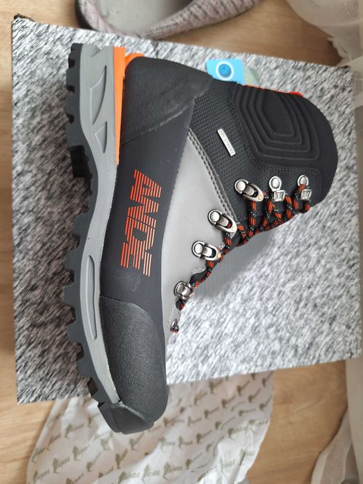 Нови всесезонни туристически обувки Ande Makalu Tech