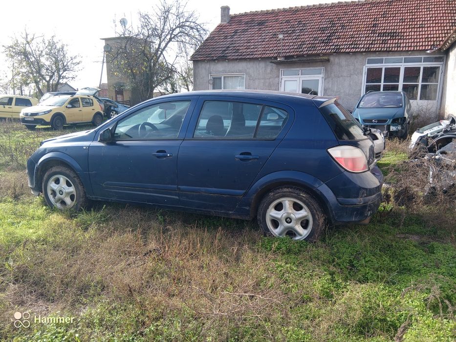 Продавам opel astra h 1.6 бензин на части