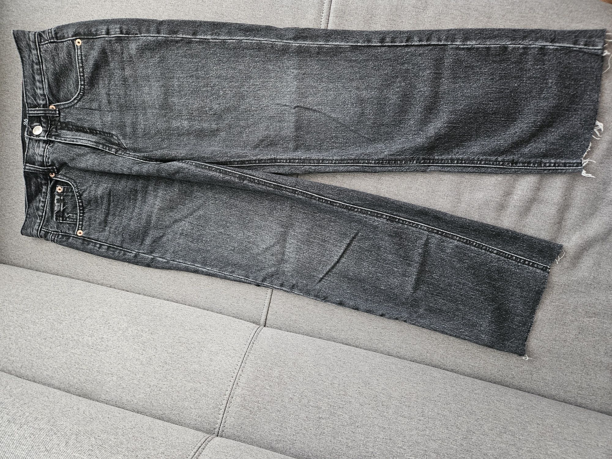 Blugi stradivarius marime 36
