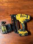 Pistol de cuie dewalt