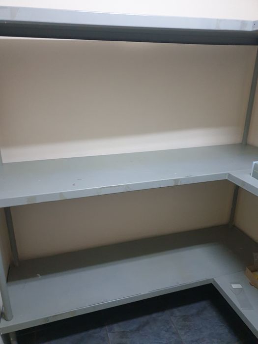 Продам стеллажи металлические в хорошем состоянии