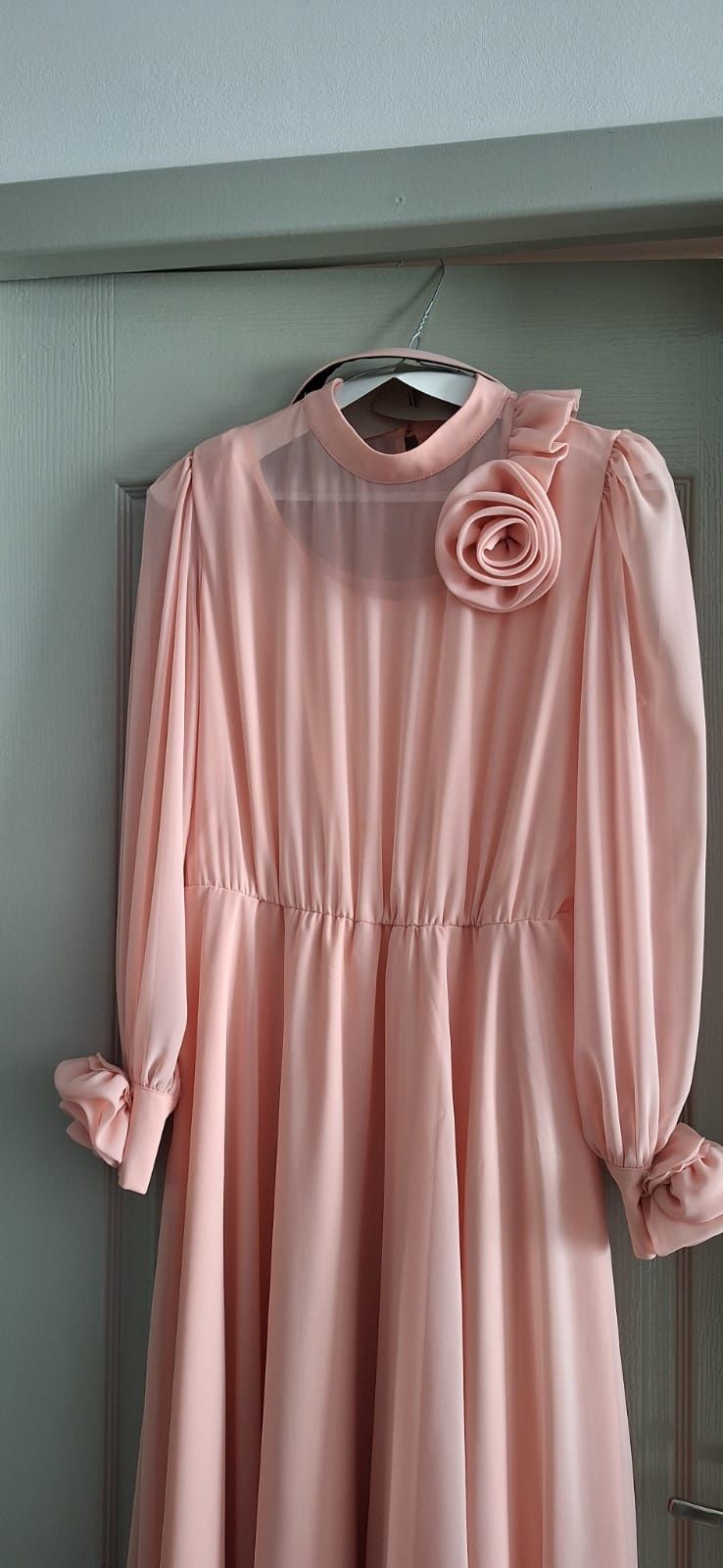 Vand rochie eleganta de zi