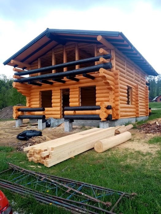 Construiesc case lemn rotund, bustean