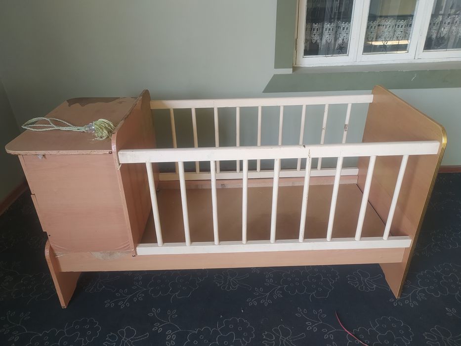 Ёш болалар учун кароват холати яхши