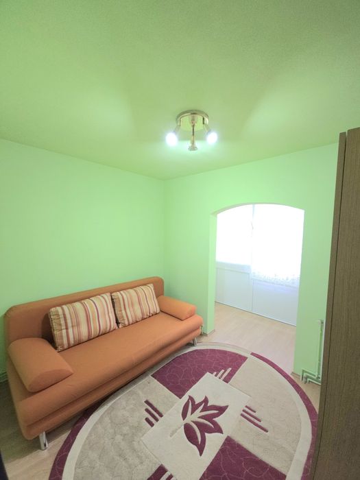 Proprietar închiriez apartament cu 4 camere, 2 băi, 2 balcoane
