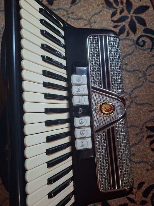Vand acordeon marinucci 120 basi