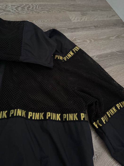 Яке на марката PINK