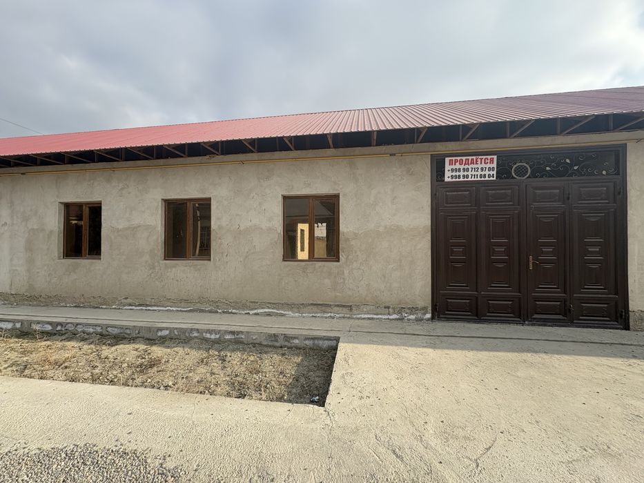 Yangi hovli kottedj sotiladi