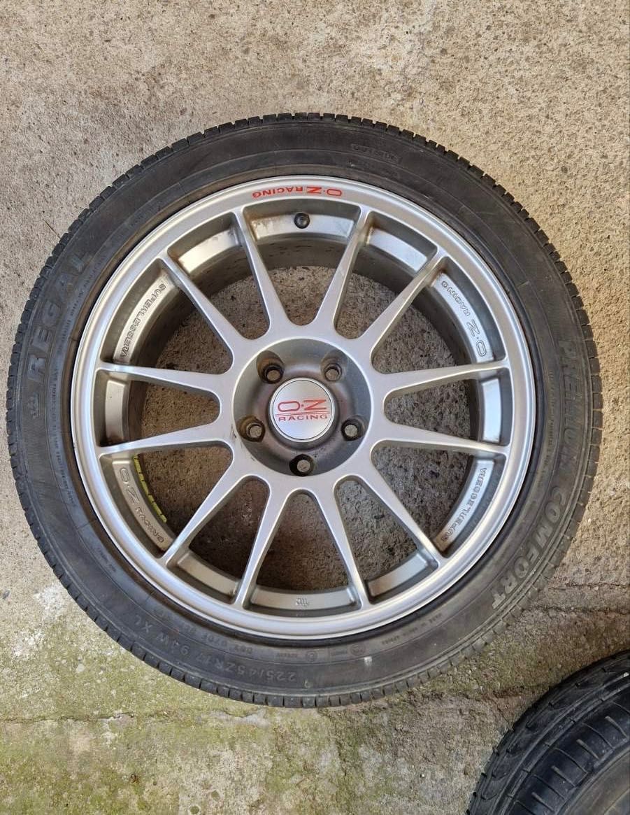 OZ Racing Superleggera - 8x17 / 5x112