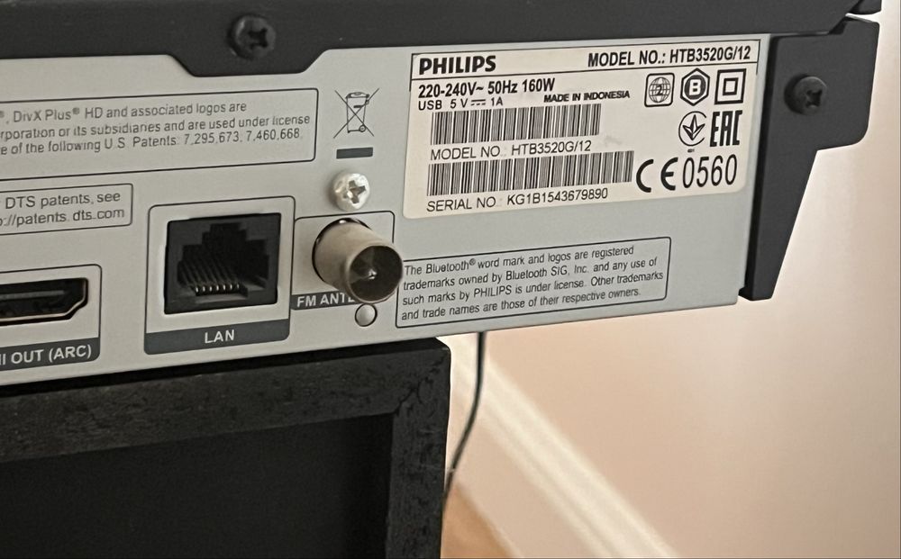 Sistem audio Philips 5.1 HTB352 de 1000W