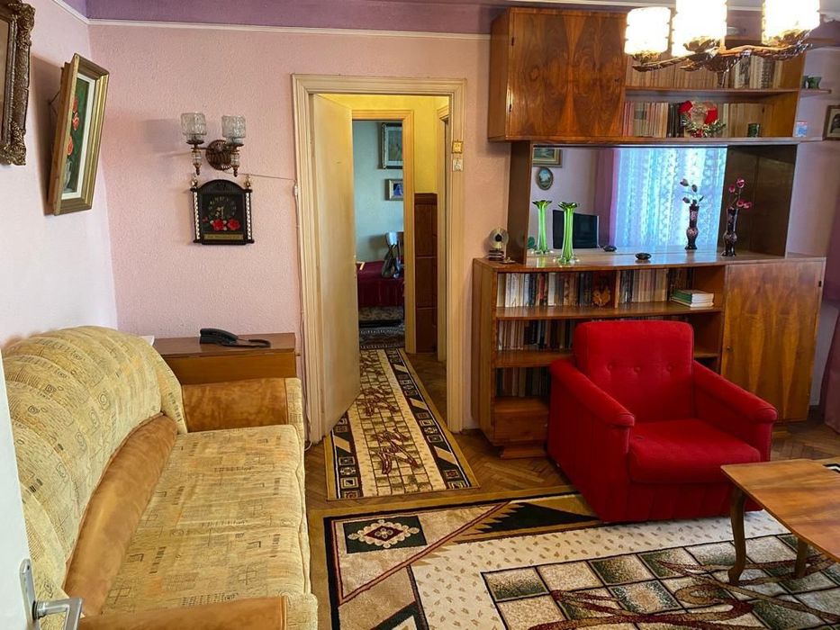 Iasi Cantemir  3 camere 112000 euro