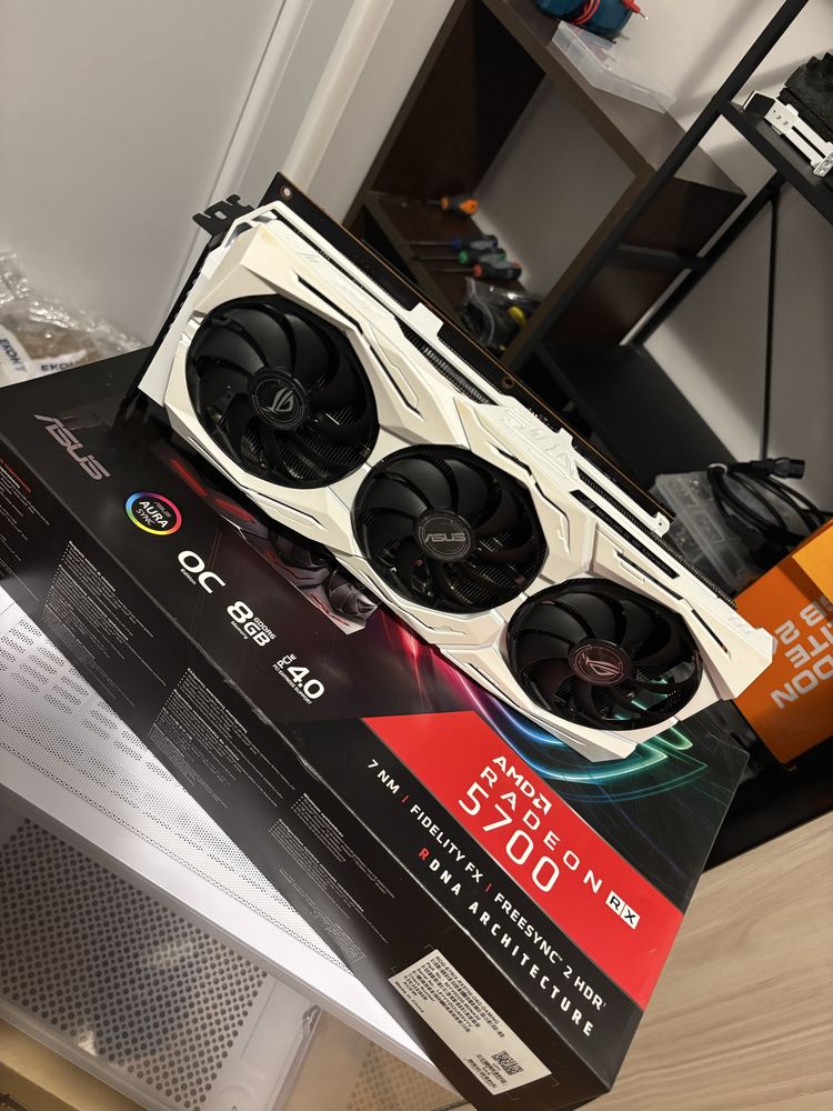 Бял Геймърски компютър Ryzen 5600G, RX5700XT, 16 Ram, 500 SSD, 700w