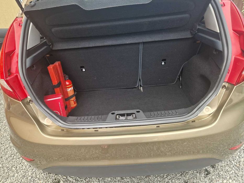 Vând Ford Fiesta 1.6 TDCi 2011 - Km reali + set anvelope vară bonus