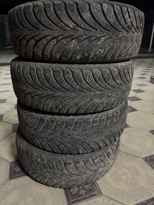 диски с шинами стояли на шевролет авео    зимняя резина в хорошем сост