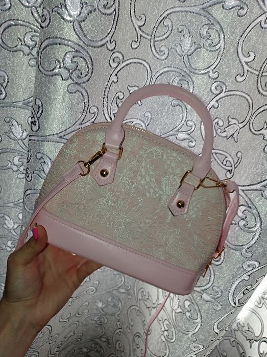 Детская розовая сумочка