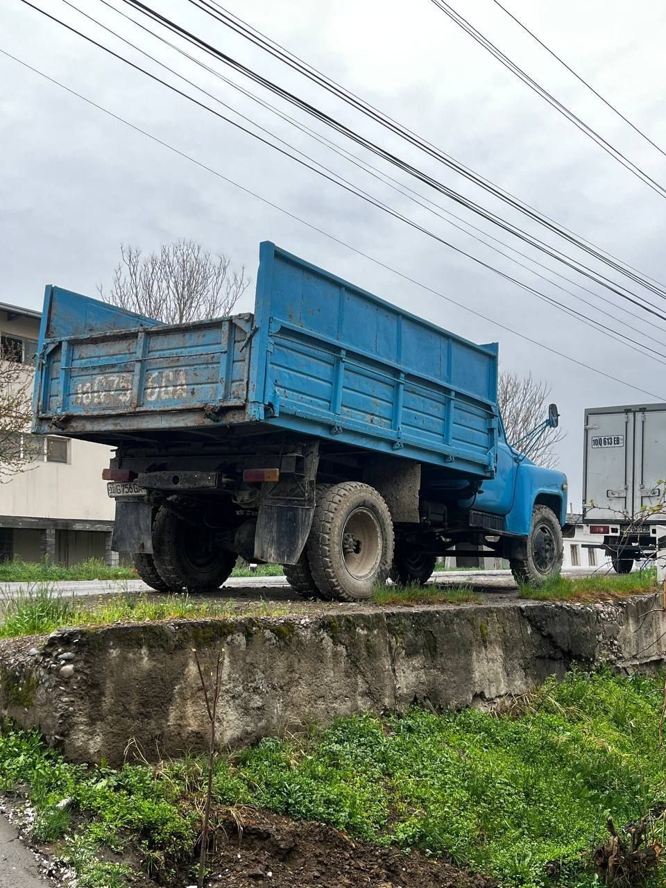 Sotiladi gaz-53 yili 78