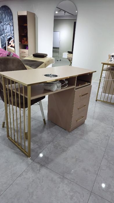 Стол для маникюра в ассортименте