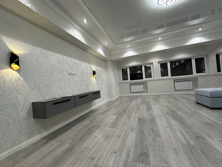 Продается 3/8/10 М.Космонавтов