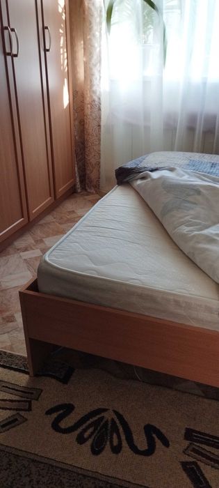 Кровать двуспальная. С ортопедическим матрацем.