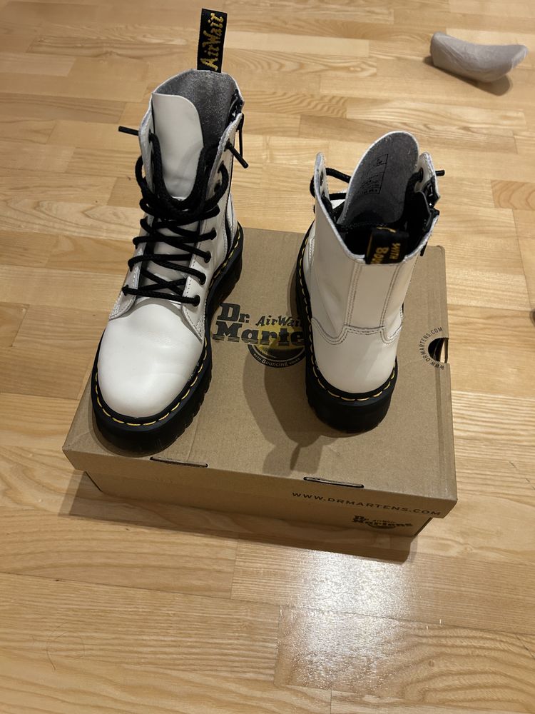 Bocanci Dr martens albi