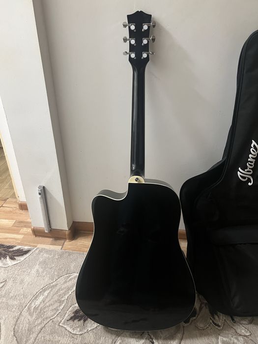 Chitara electro-acustica, cu capodastru , husa si corzi incluse