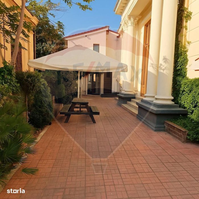 Hotel / Pensiune cu 31 camere de vânzare în zona P-ta Unirii