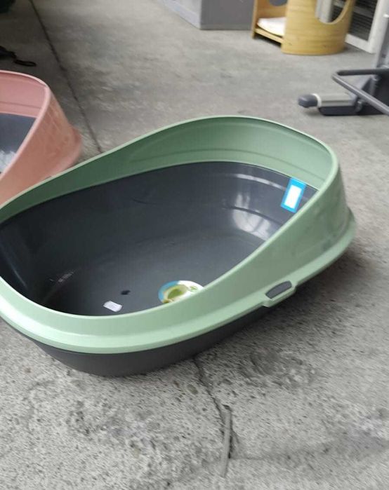 Litiera pentru pisici ovala Roz sau Verde si Roz/Alb sau Verde/Alb