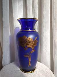 Продаем вазу богемия